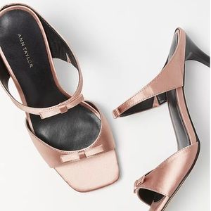 NIB 🎀 Ann Taylor 🎀 Satin Mule Heels 🎀
